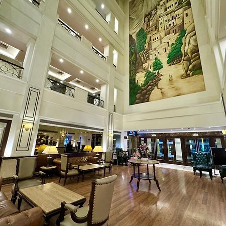 Ramada By Wyndham Jalandhar City Center Esterno foto