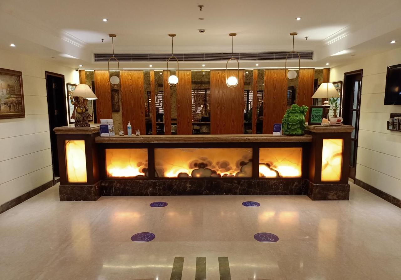 Ramada By Wyndham Jalandhar City Center Esterno foto