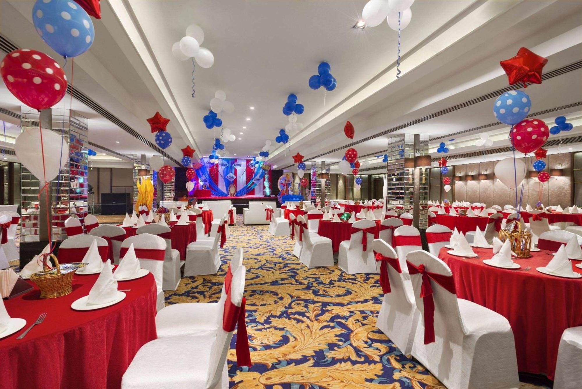 Ramada By Wyndham Jalandhar City Center Esterno foto