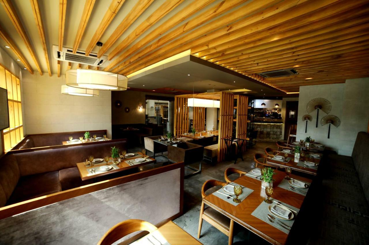 Ramada By Wyndham Jalandhar City Center Esterno foto
